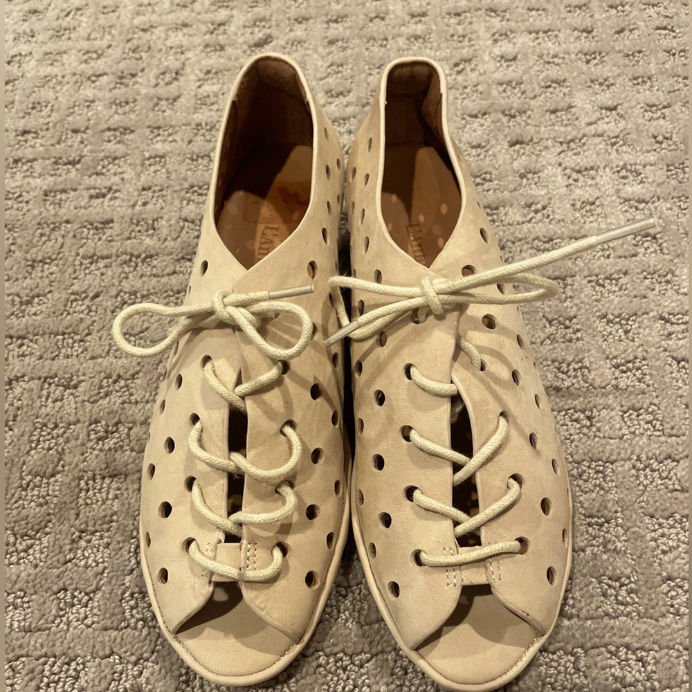 L'Amour Des Pieds shoes